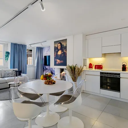 Boutique Design-suite-apartment At Best Central Location